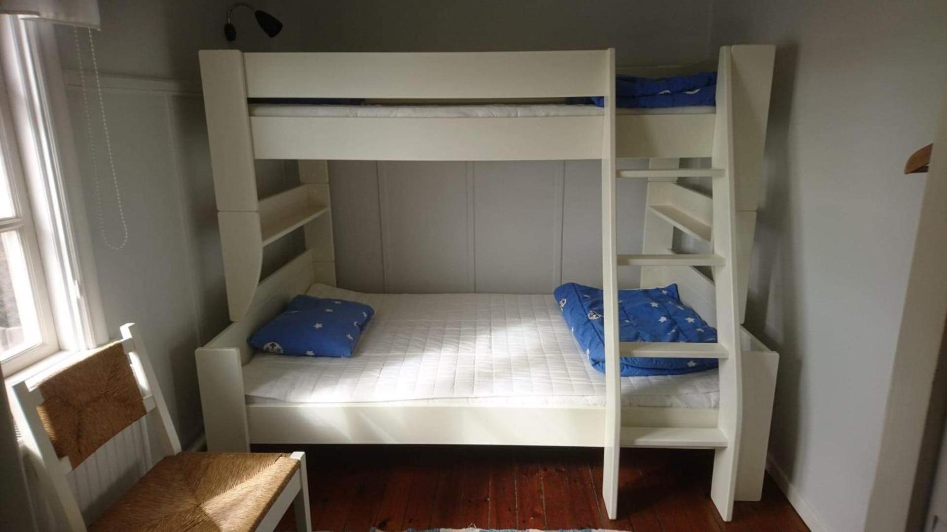 bunk bed