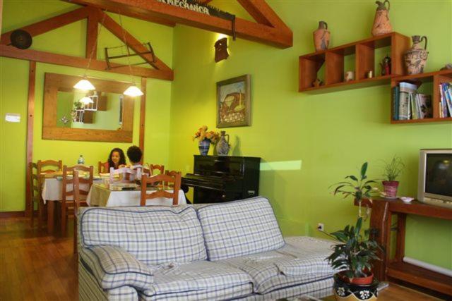 Communal lounge/ TV room