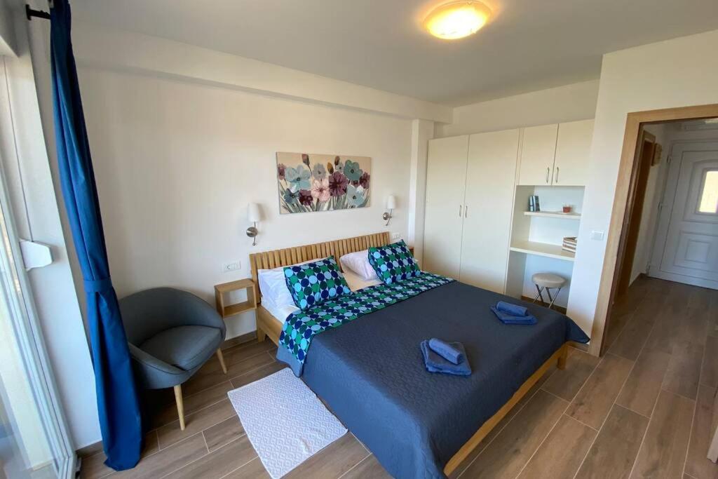 Apartment Sandra (2+2) with a breathtaking view 2