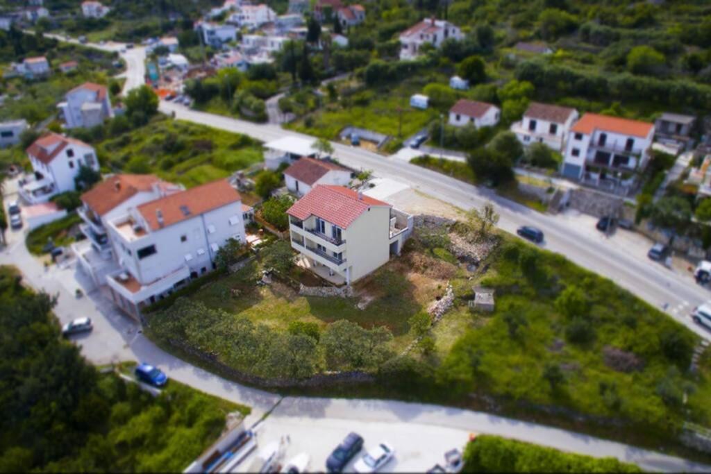 Apartment Sandra (2+2) with a breathtaking view 2