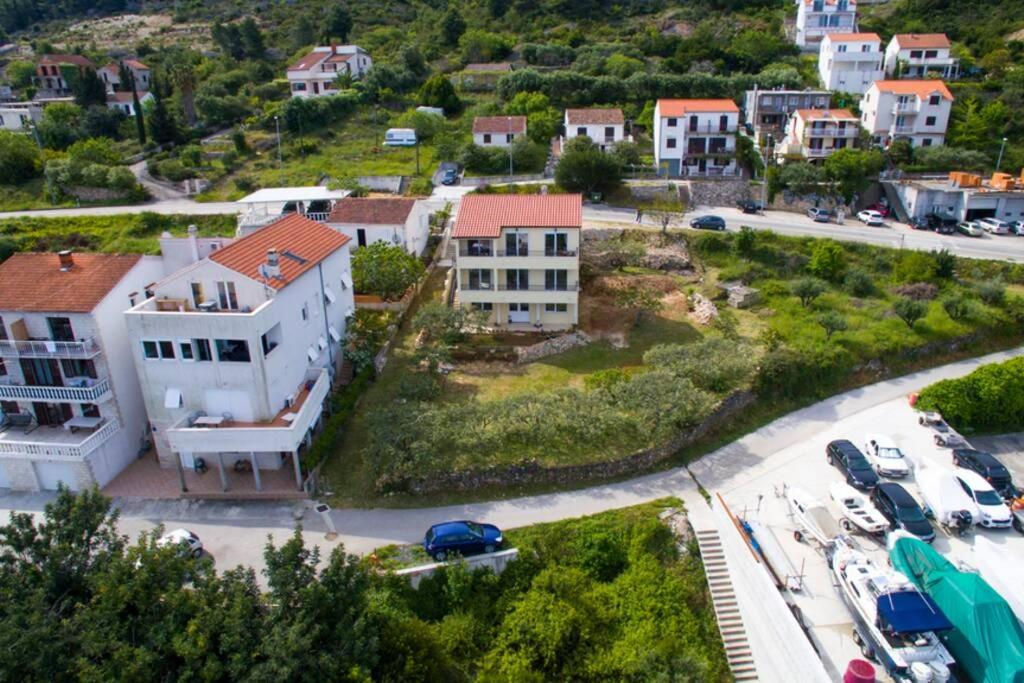 Apartment Sandra (2+2) with a breathtaking view 2