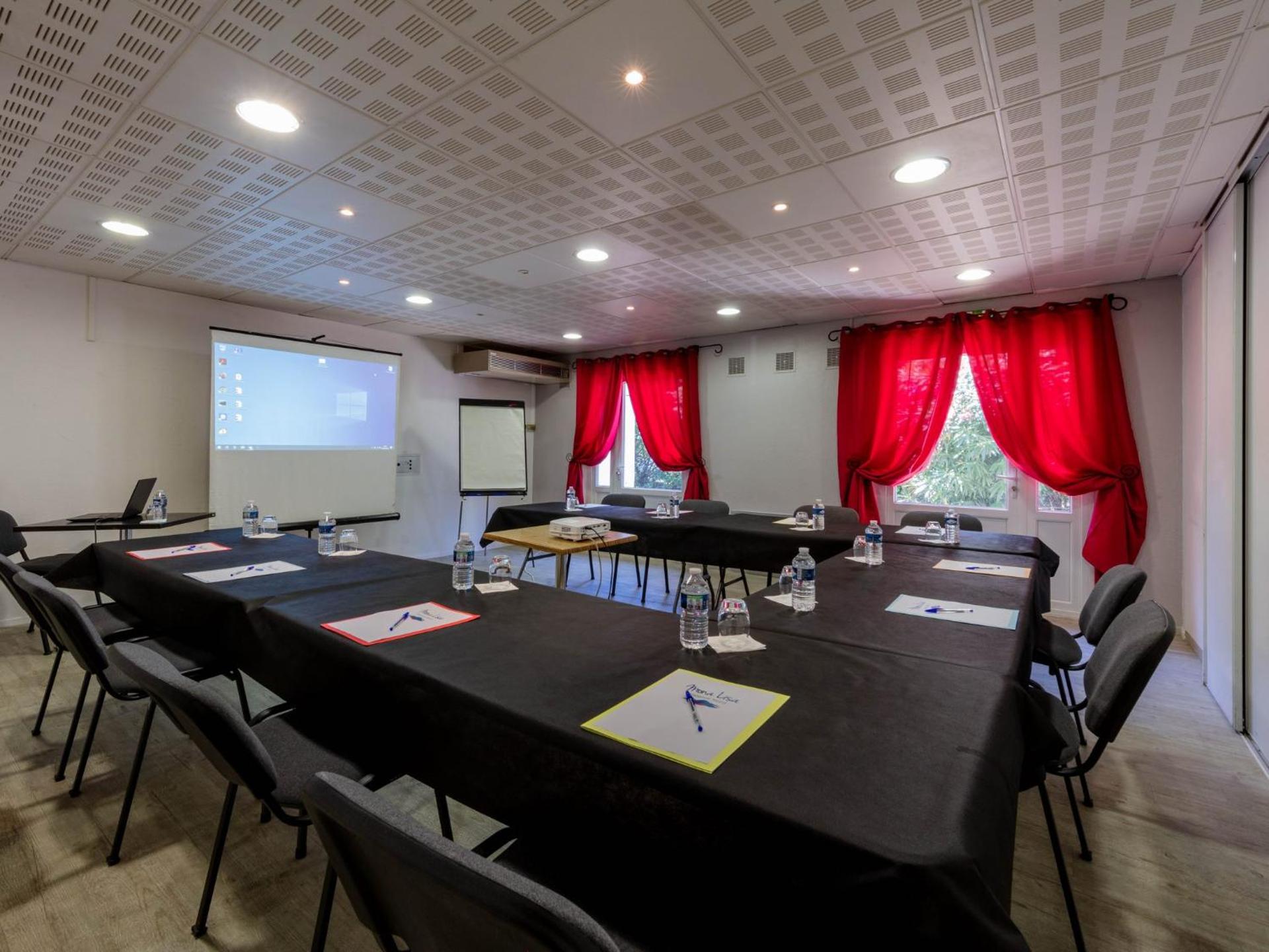 Meeting/conference room