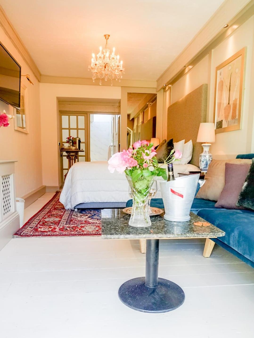 Photo of the whole room