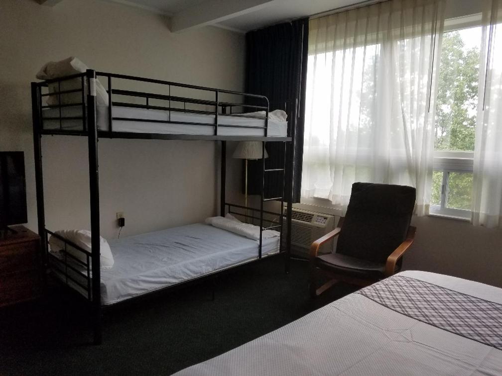 Travelodge by Wyndham Lake George NY