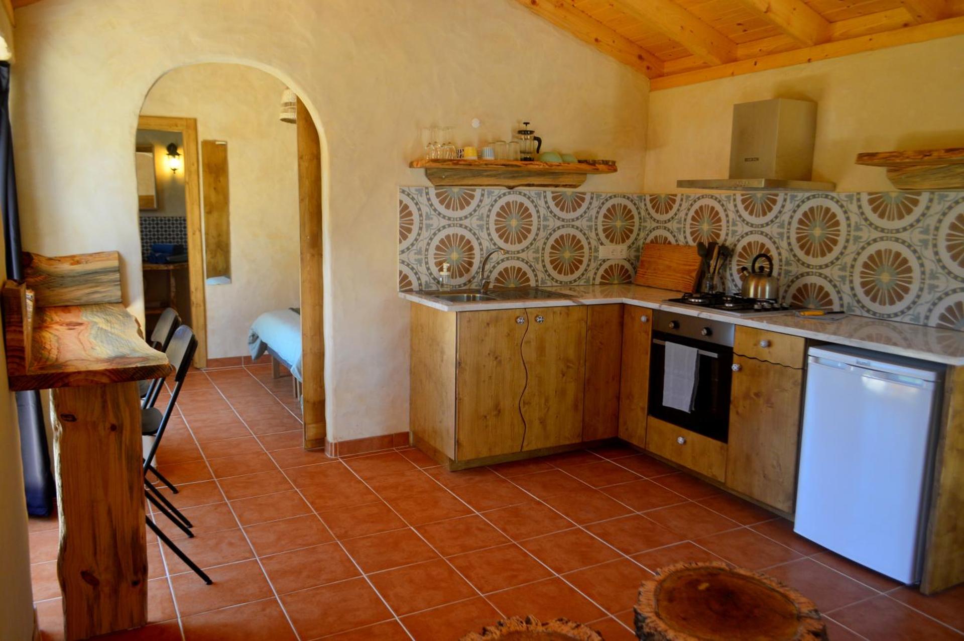 Cozy house in beautiful valley, close to the beach