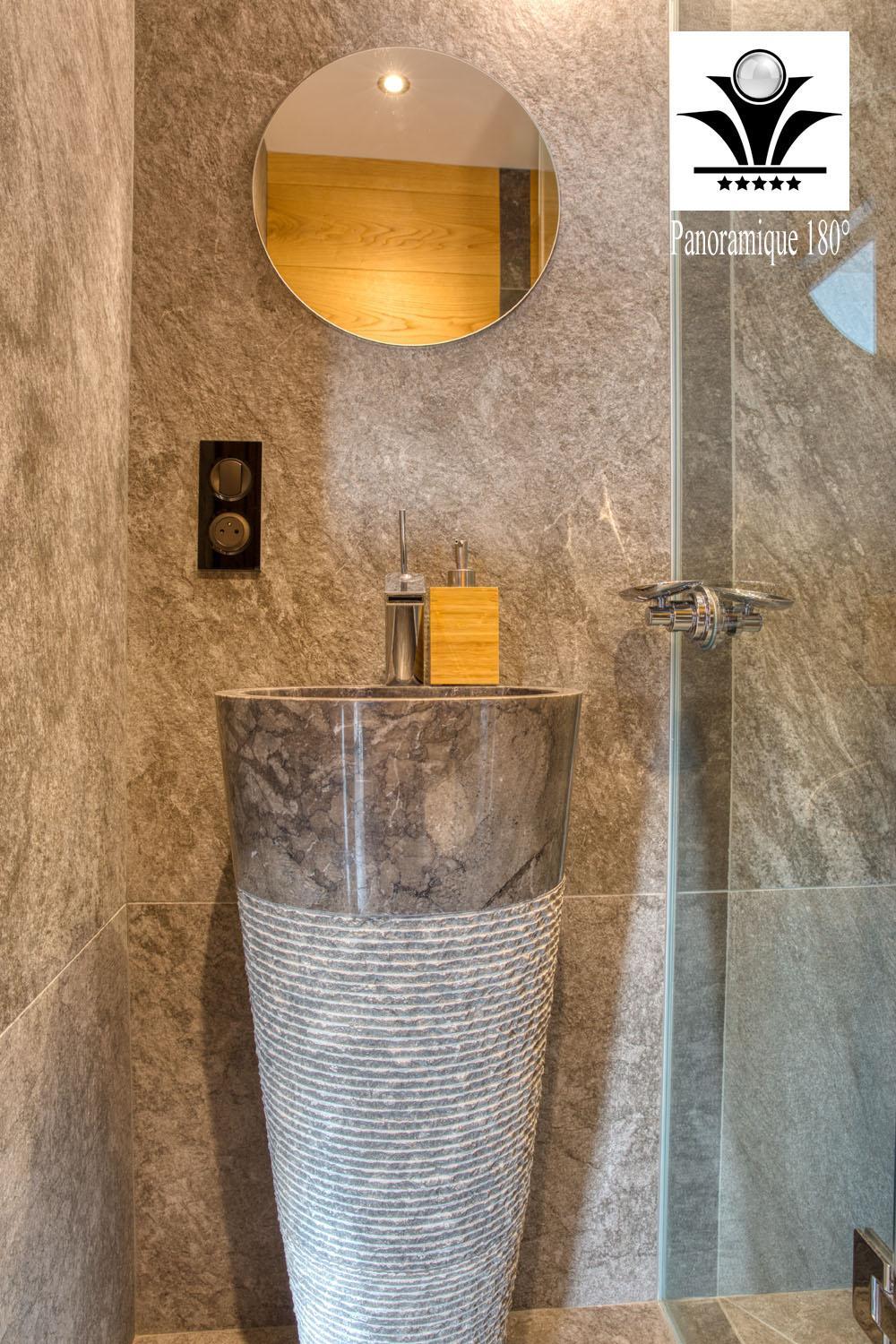 Panoramique 180 lac et montagne et Nid Secret spa romantique