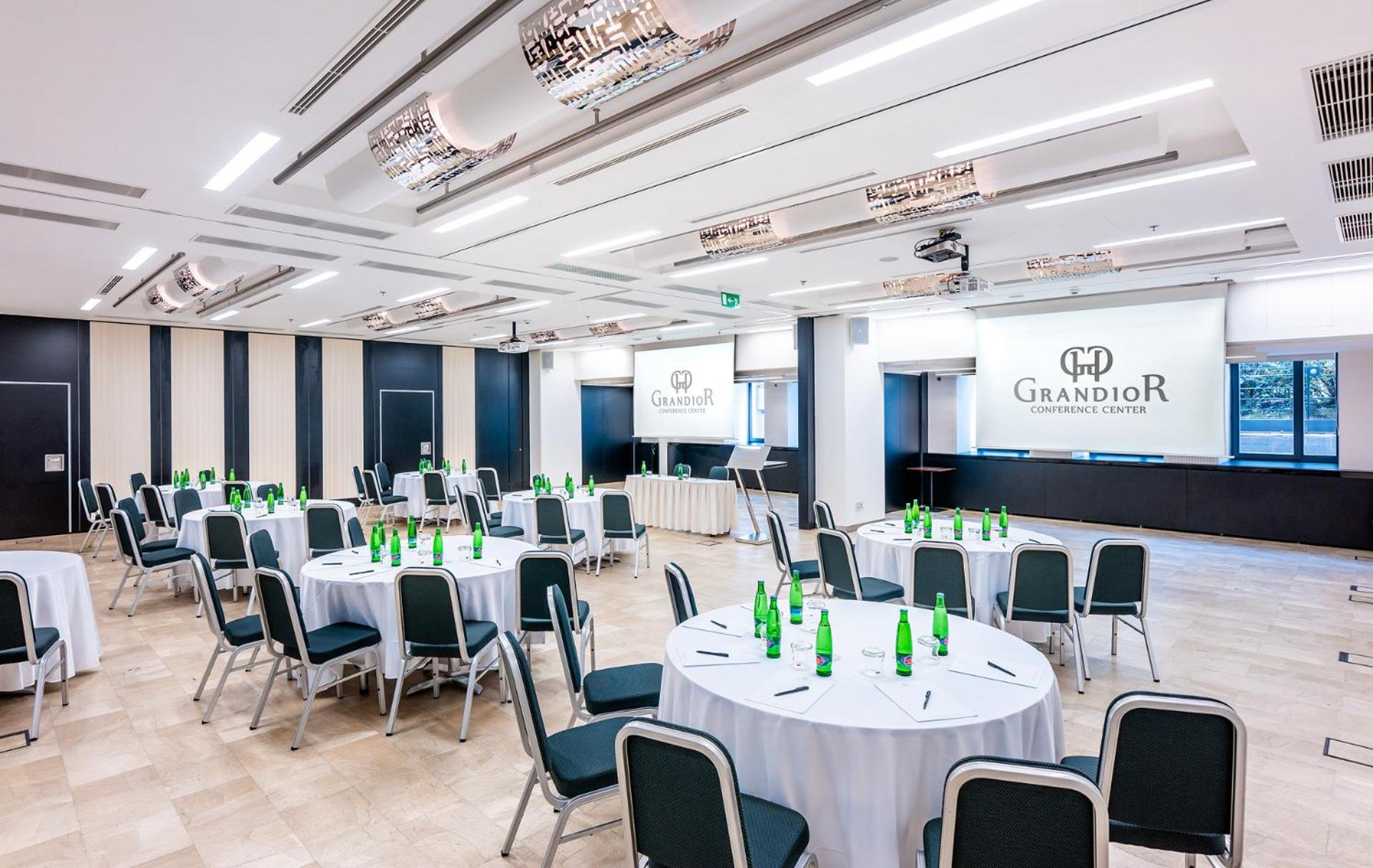 Meeting/conference room