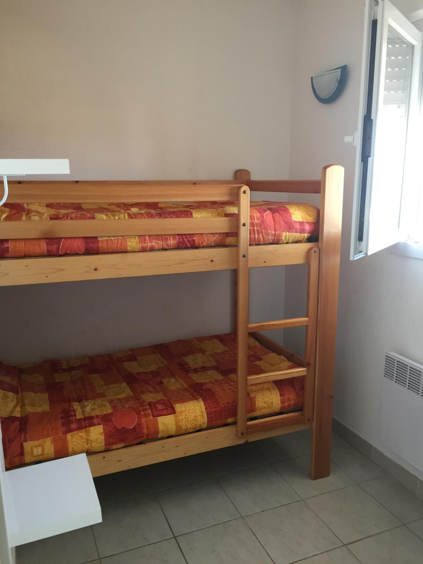 bunk bed