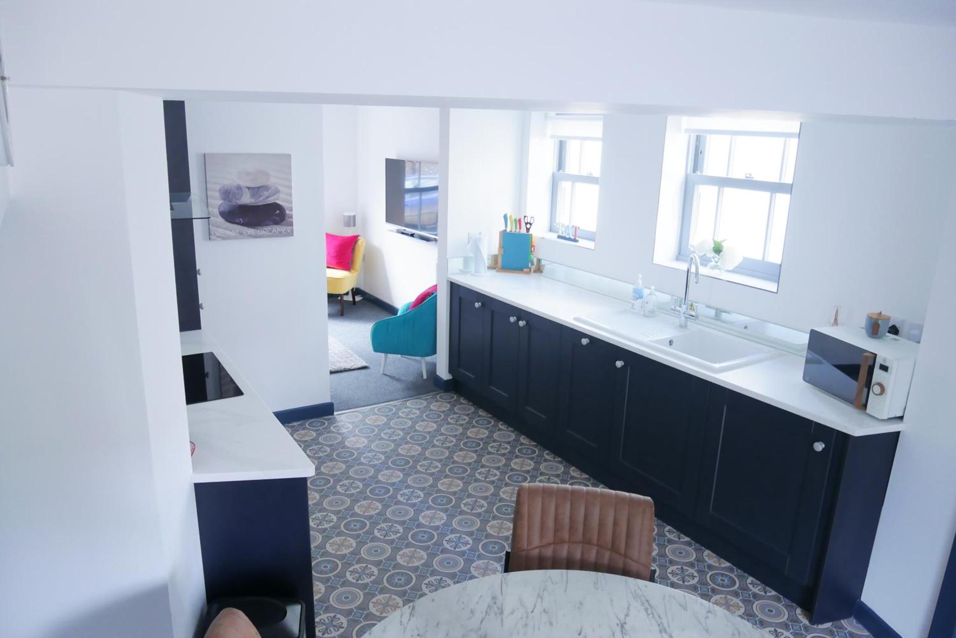 New street Luxury town house in the centre of Holt with free PARKING for one car