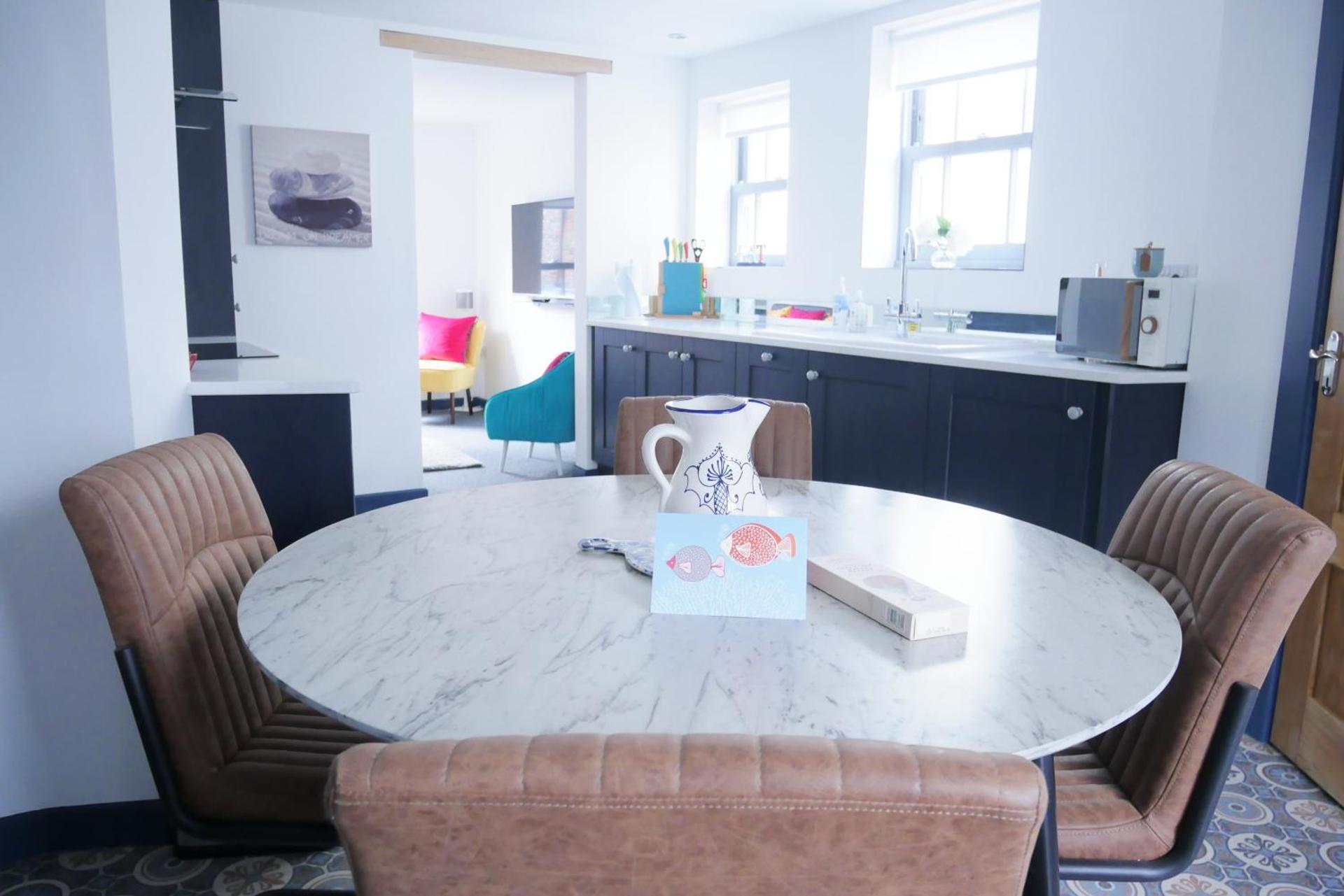 New street Luxury town house in the centre of Holt with free PARKING for one car