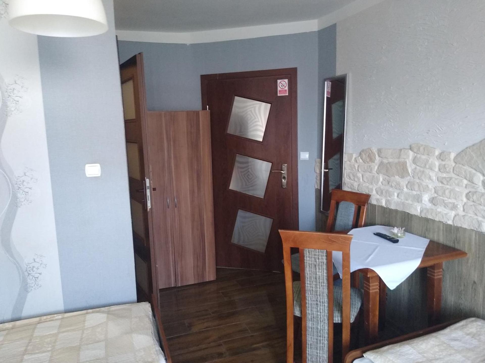 Willa Cosmos & Champion