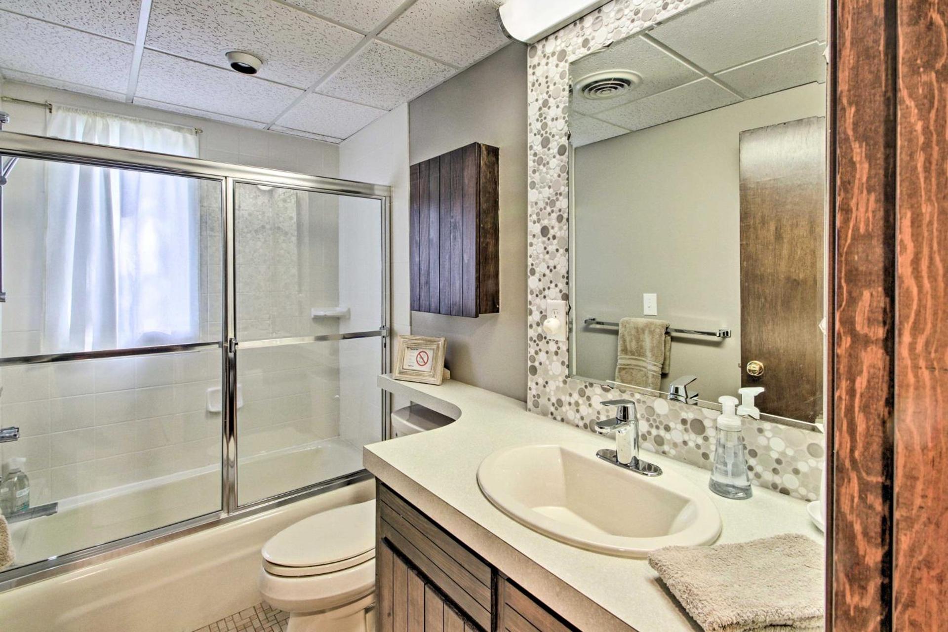 Family-Friendly Glen Home with White Mountain Views!