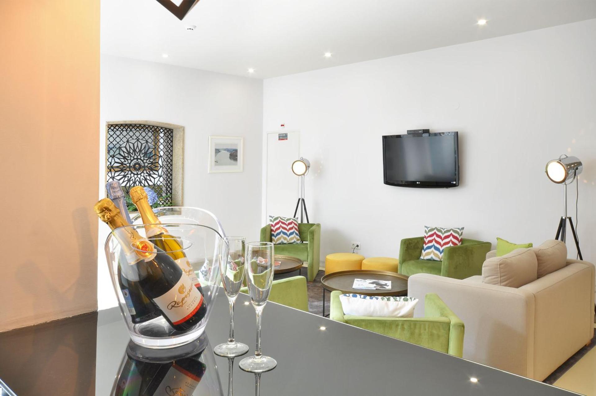 Communal lounge/ TV room