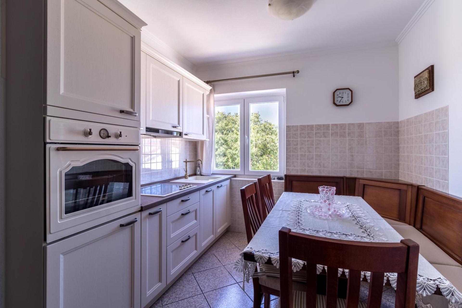 Apartment Dony - Tičić