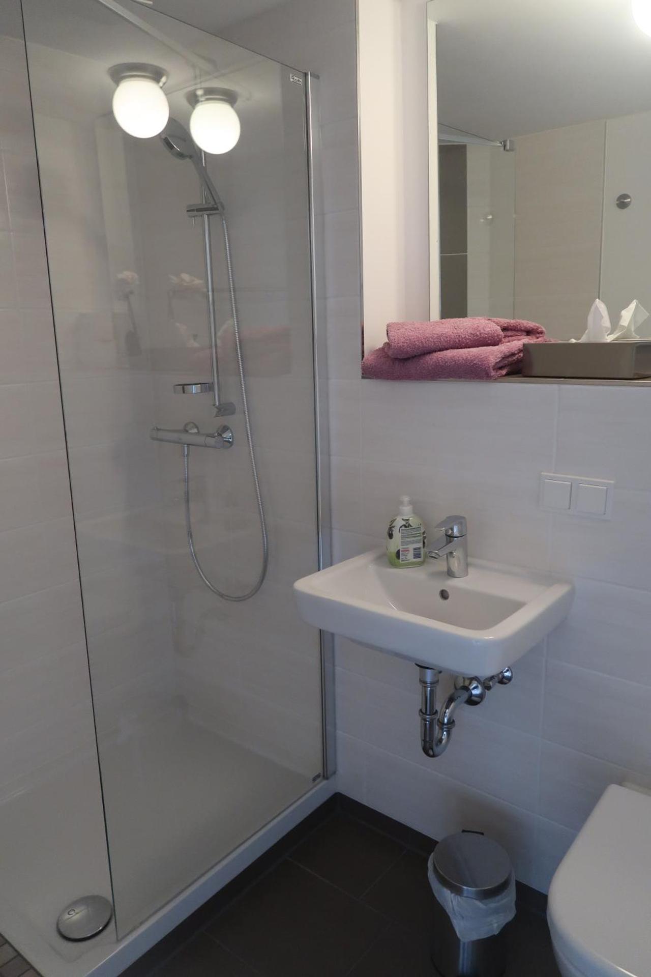 Deluxe Double Room (2 Adults + 1 Child)