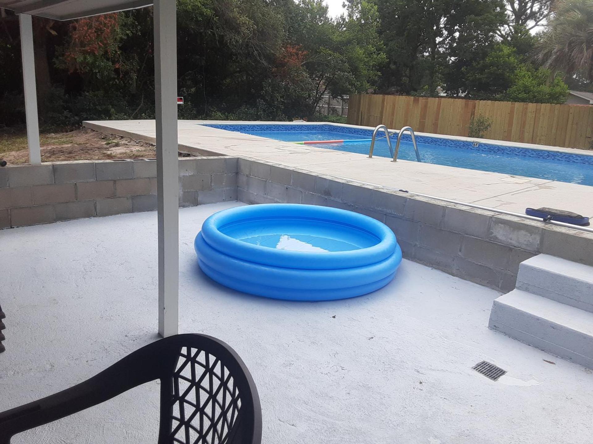 Lovely oasis with private swimming pool 4,6,8 f deep