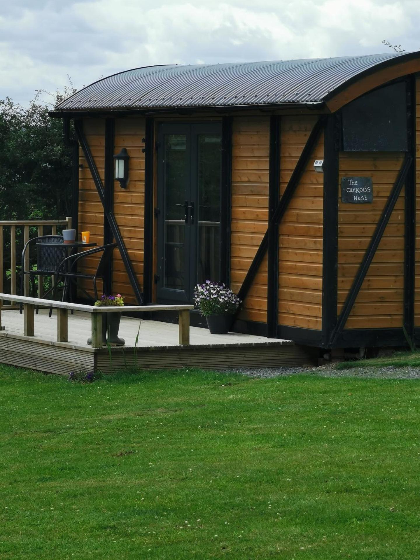Pen-Rhos luxury glamping "Cuckoo's Nest"