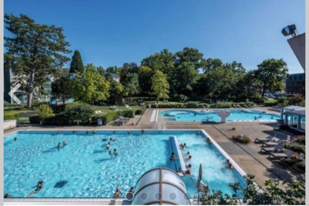 Appartement 1 pièce entresol 30 m2 proche du centre et bain thermal