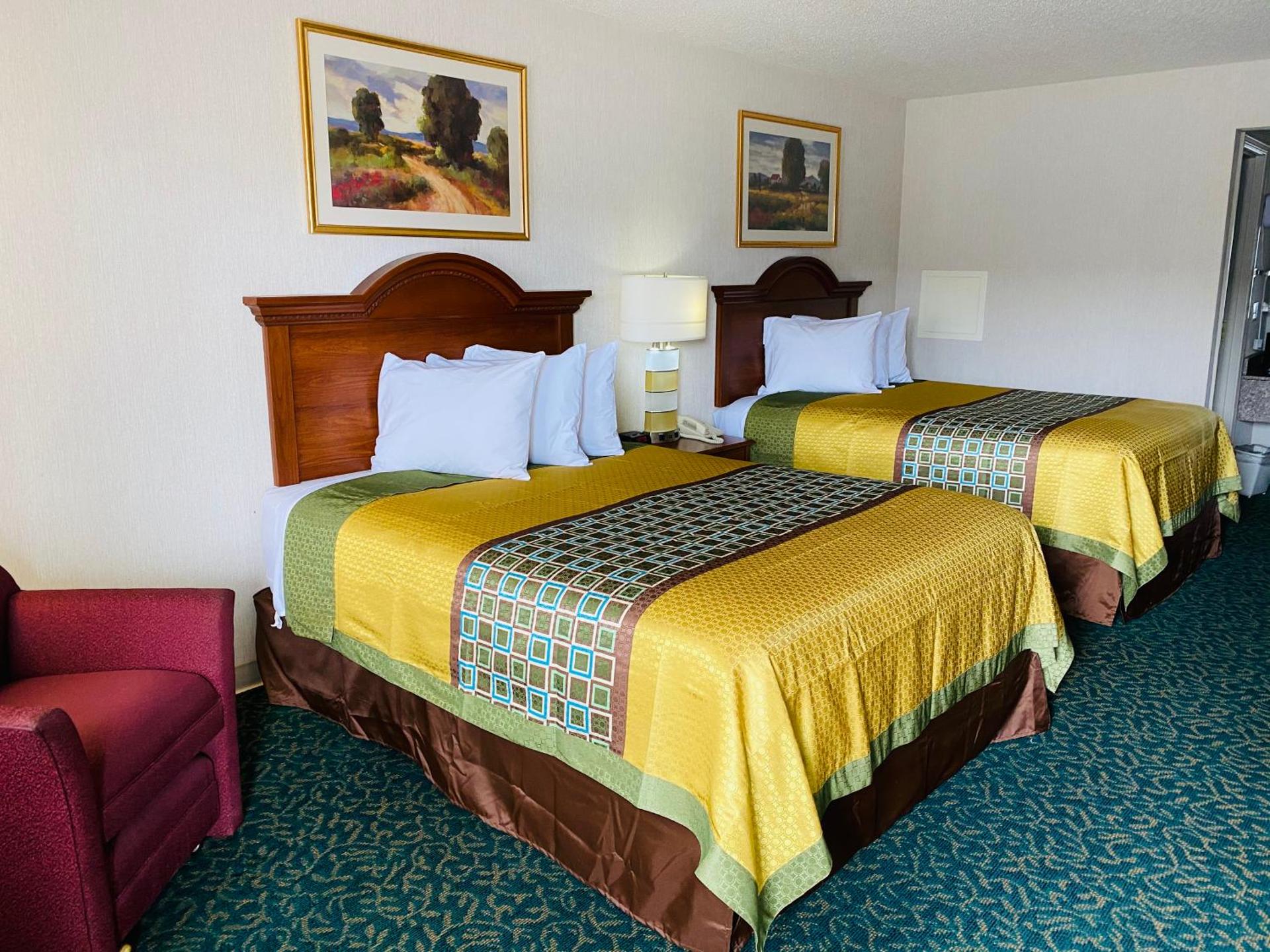 Harrisonville Inn & Suites