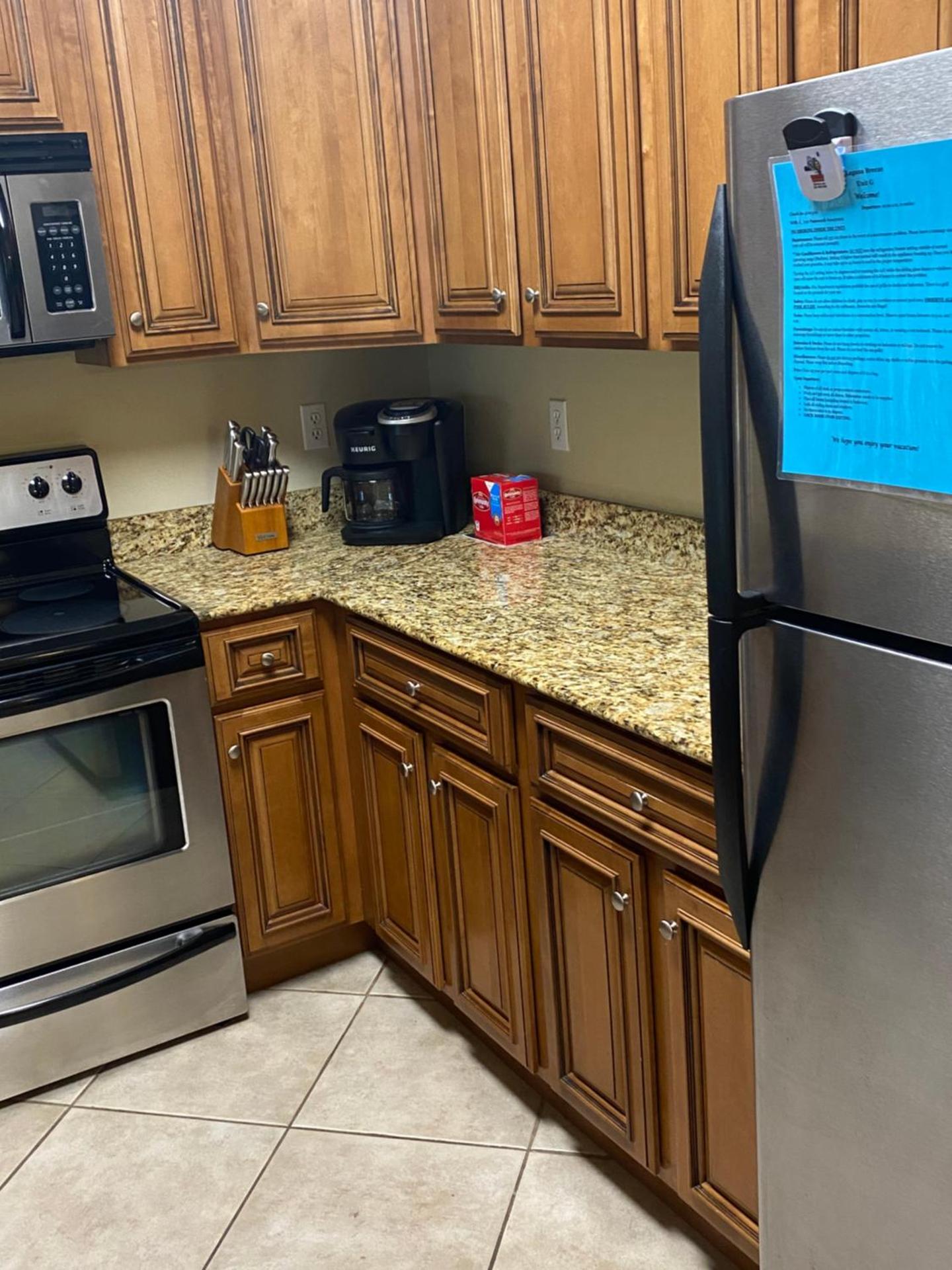 Condo w Pool near beaches, dining, shopping, etc