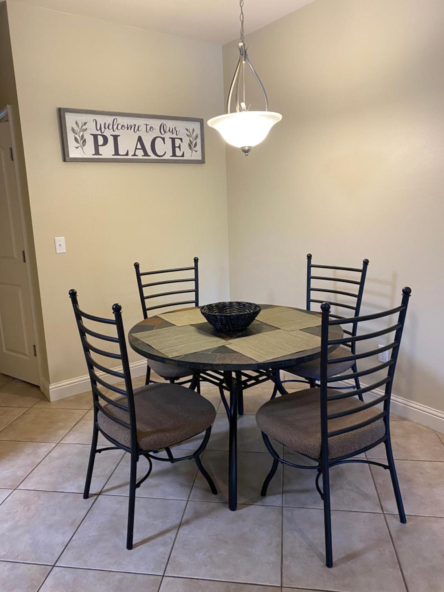 Condo w Pool near beaches, dining, shopping, etc