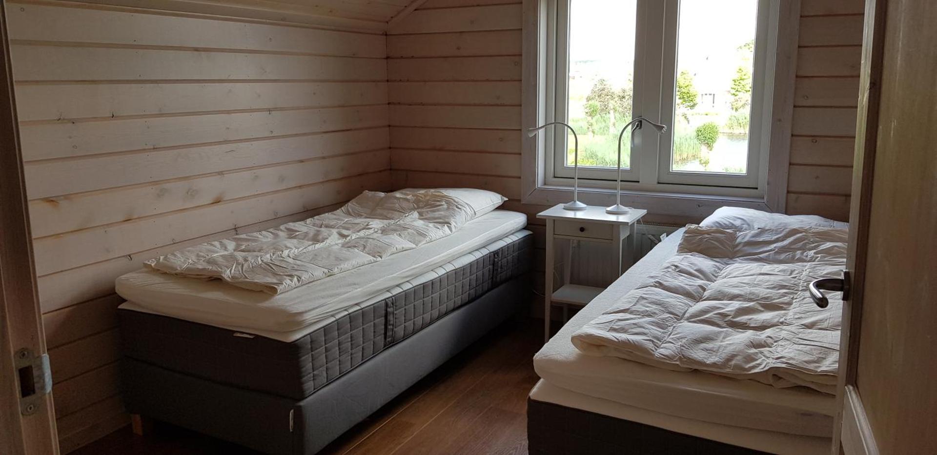 The Blue House - Luxurious Waterfront Villa Zeewolde