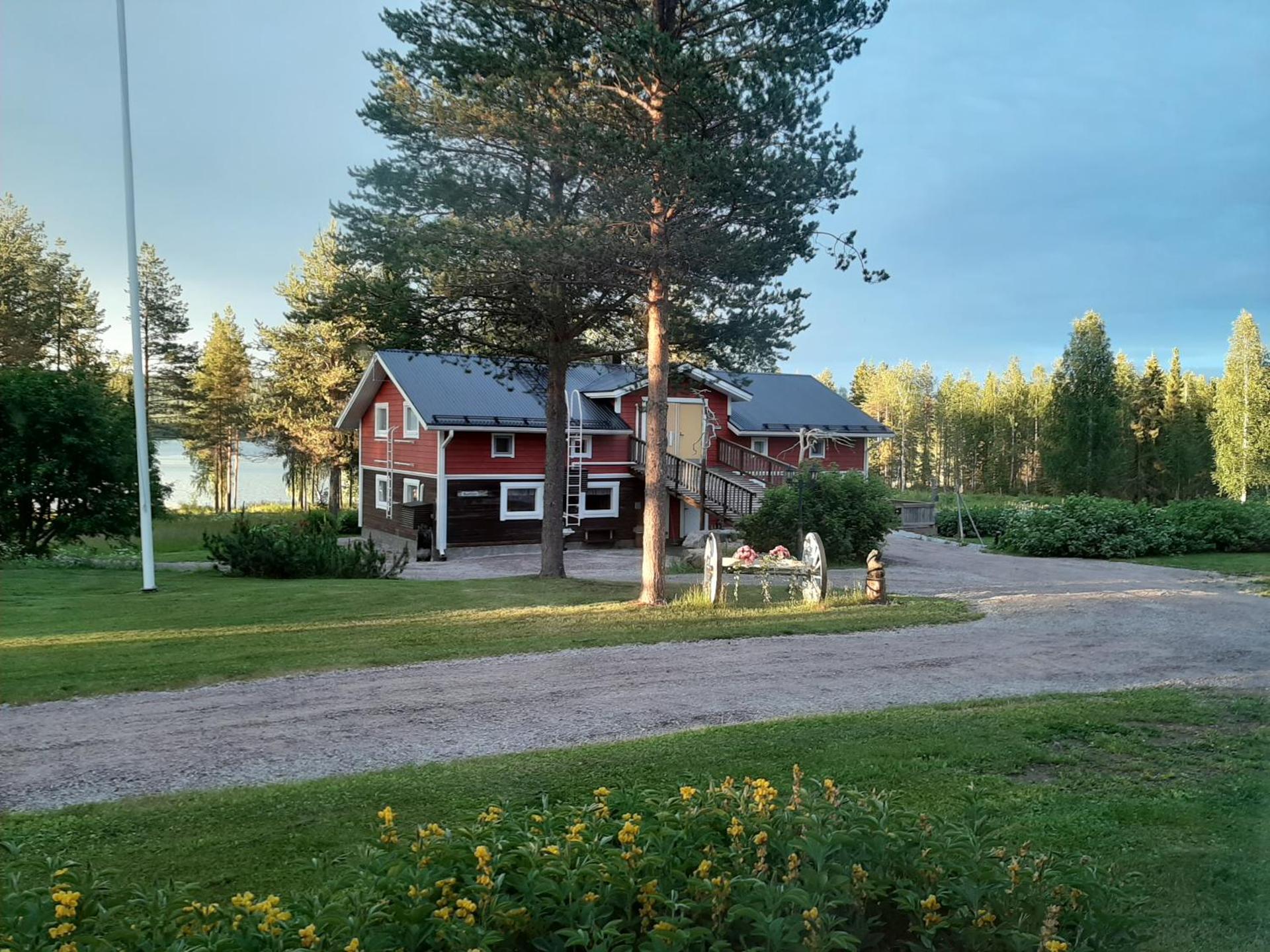 Reindeer Lake Resort