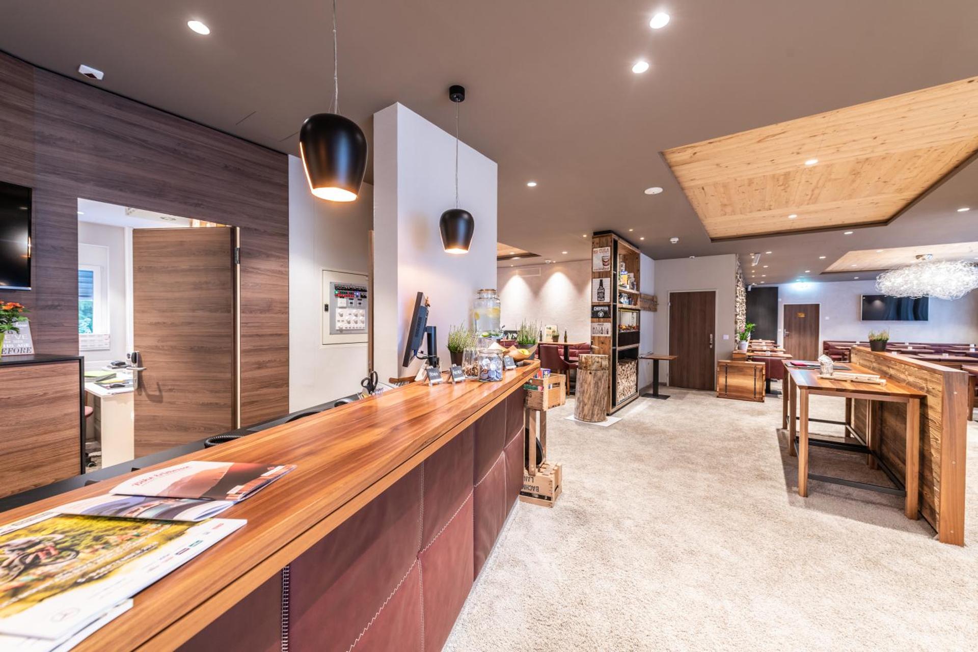 Communal lounge/ TV room