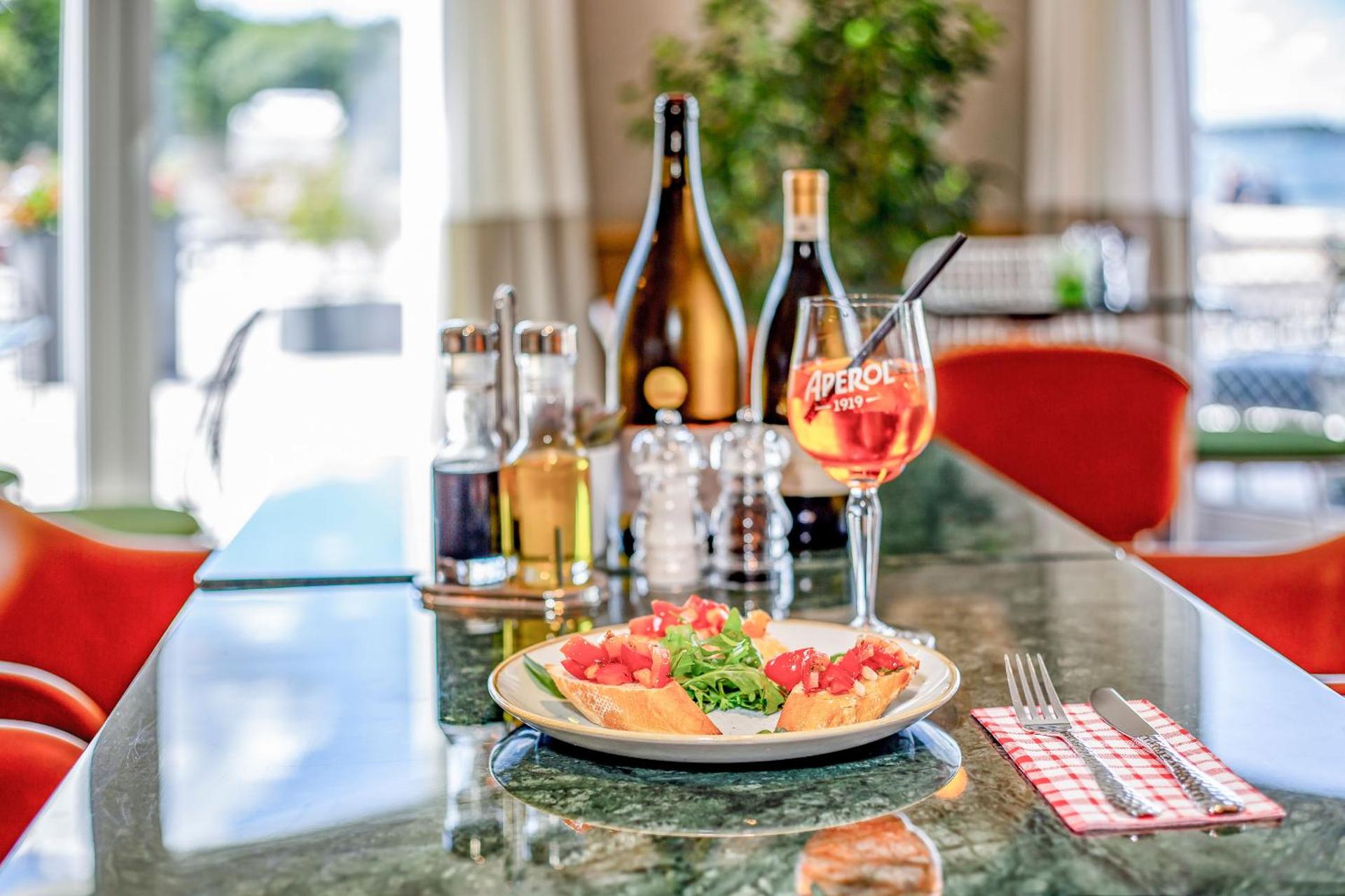 Restaurant/places to eat