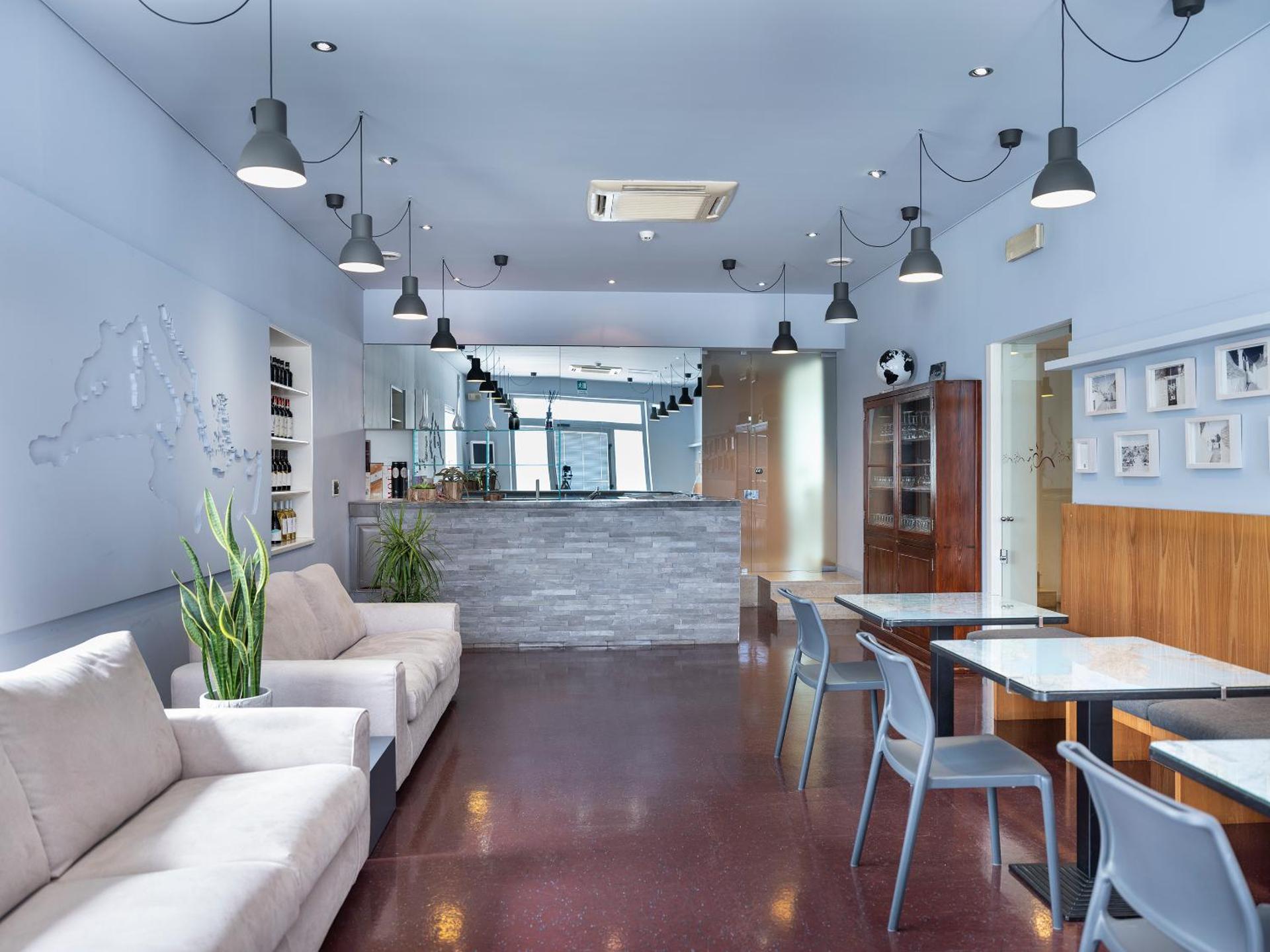 Communal lounge/ TV room