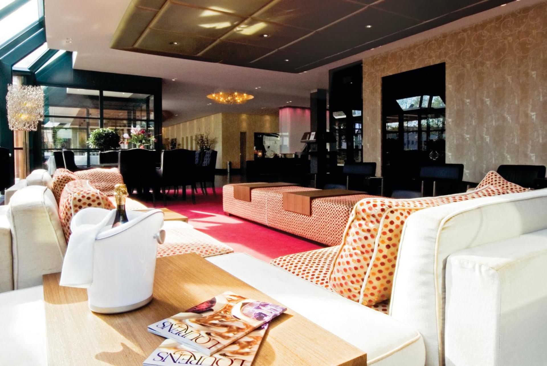 Communal lounge/ TV room