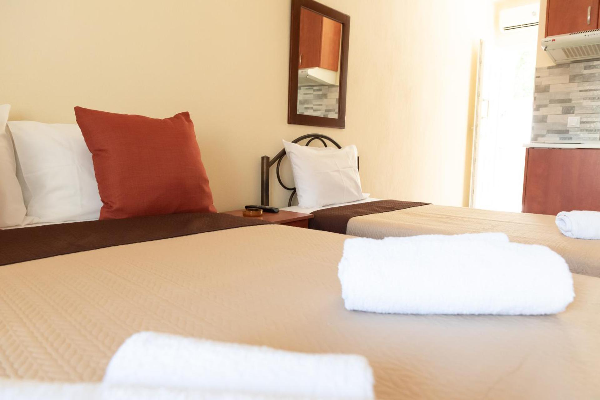 Evdokia's Apartments and Rooms