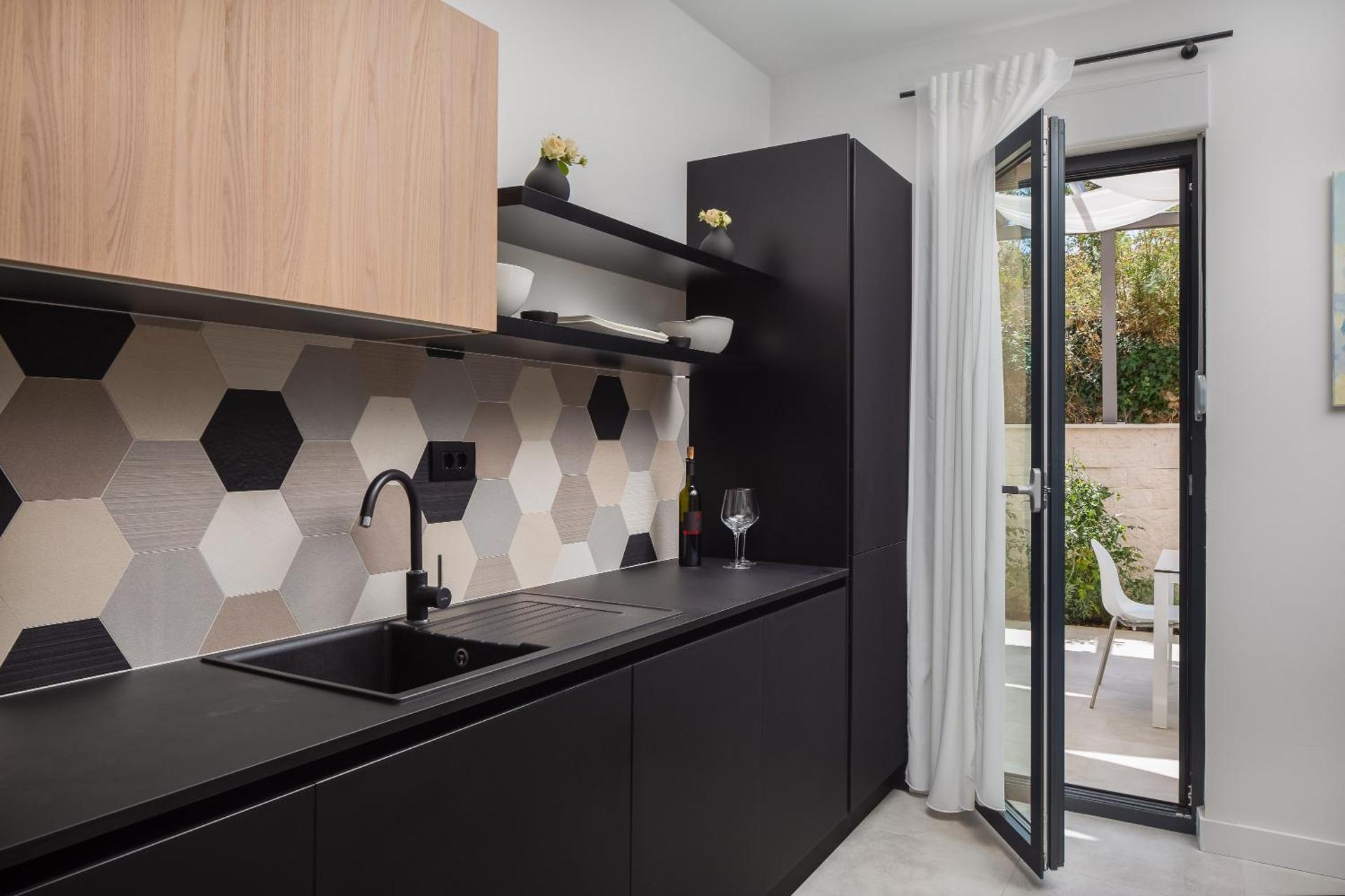 Kitchen or kitchenette