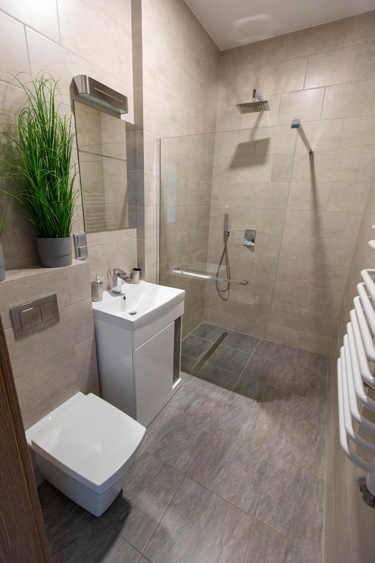 Quadruple Room with Private Bathroom