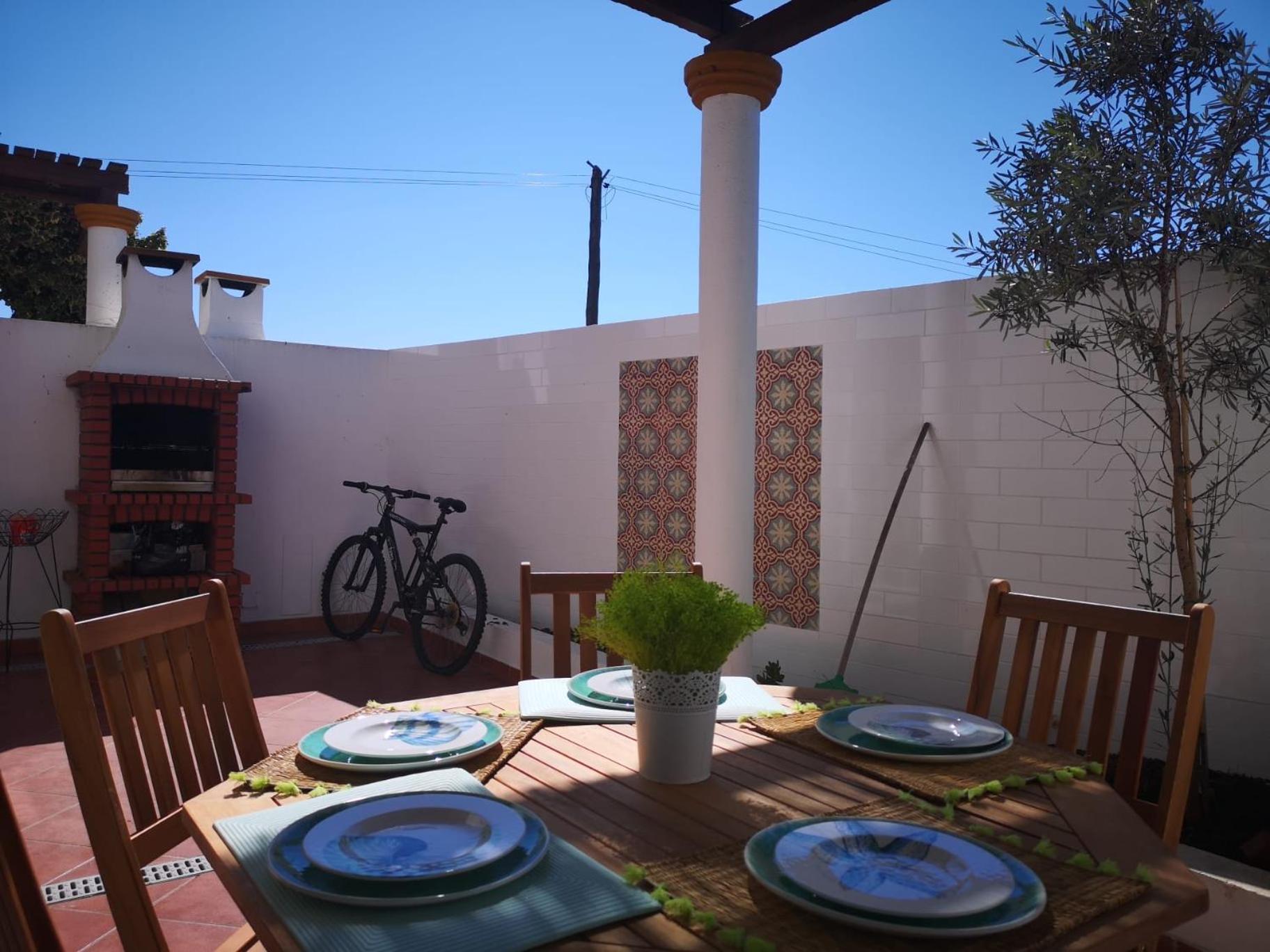Trail House- Countryside and Beach