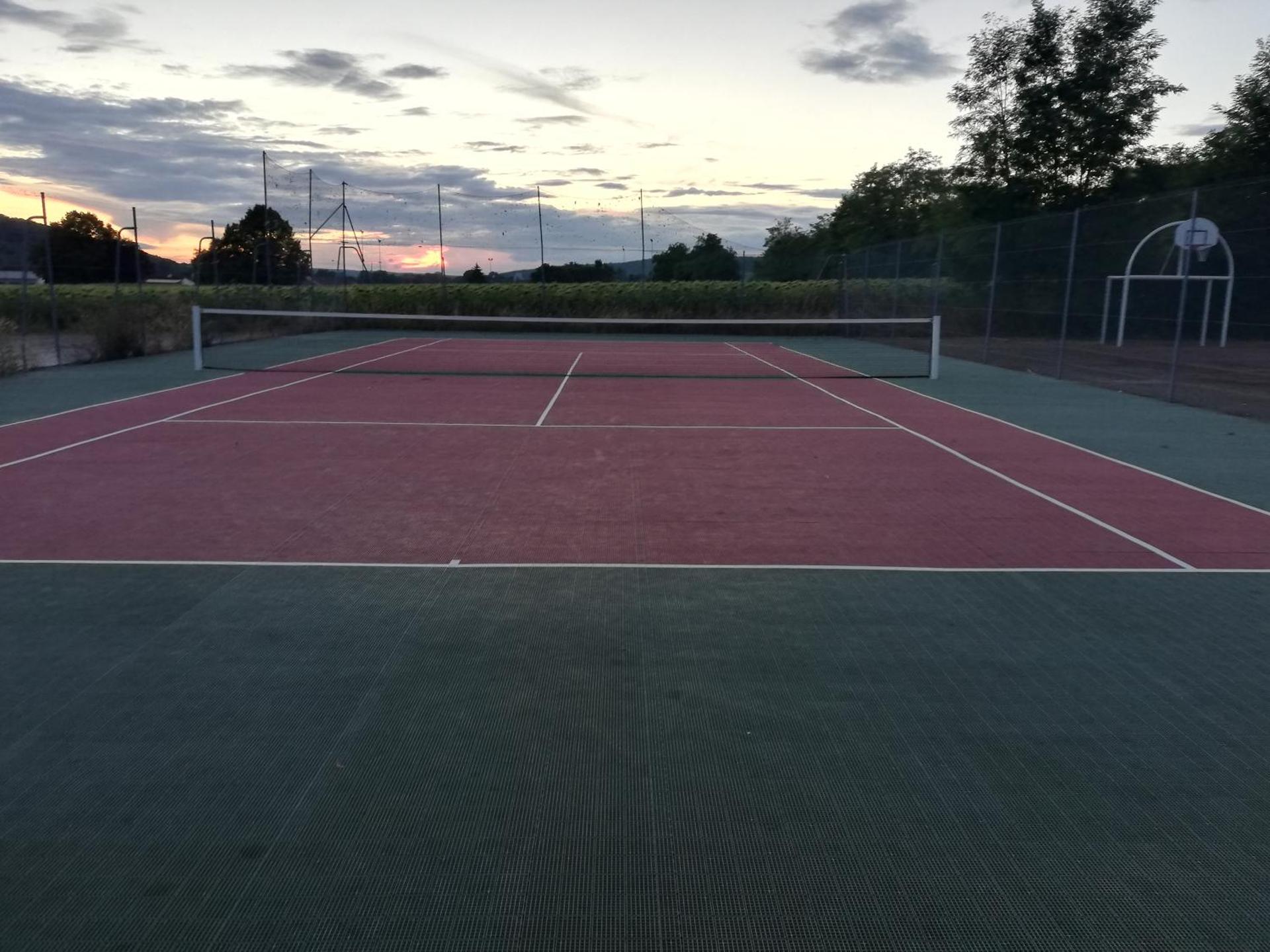 Tennis court