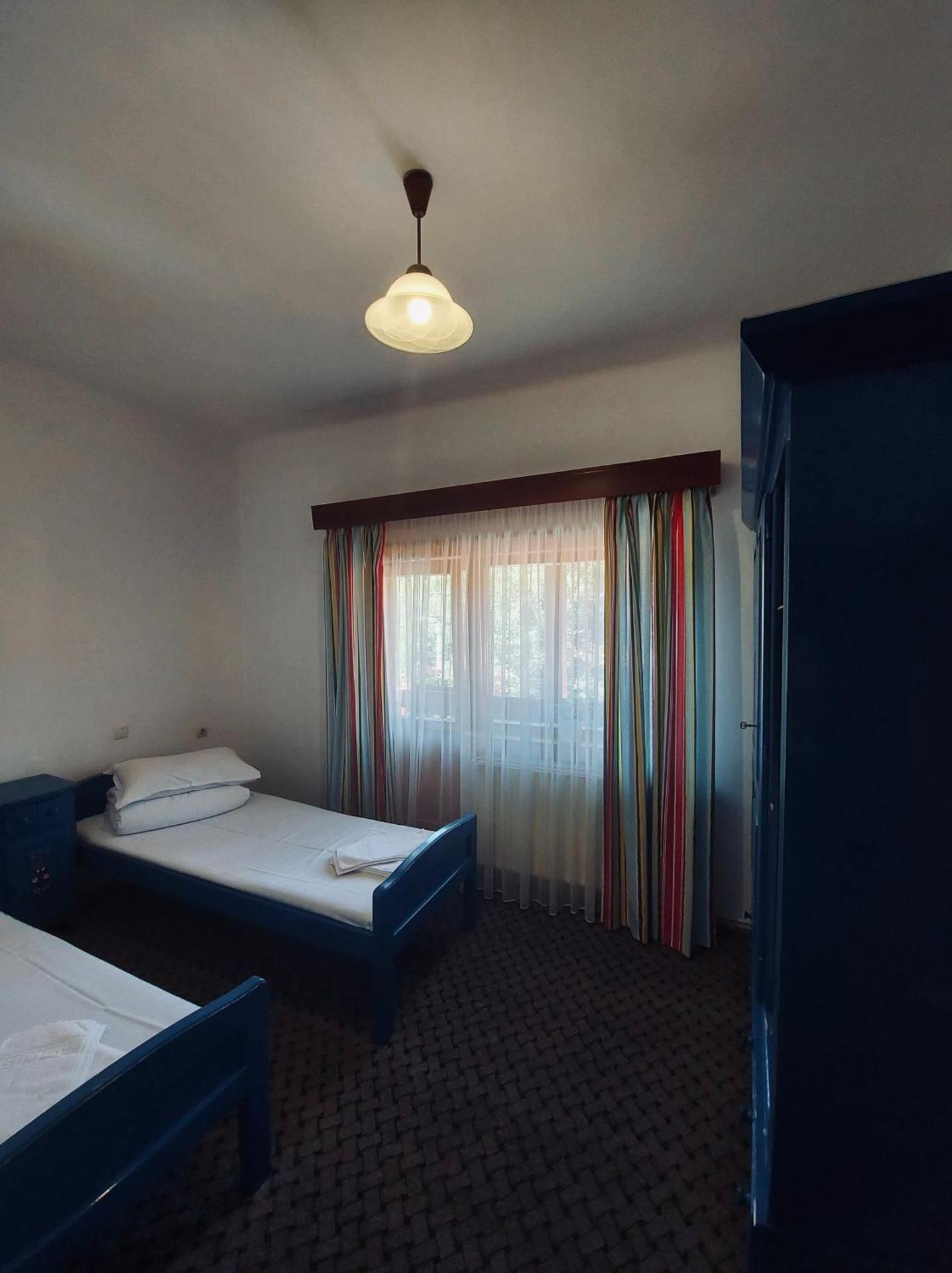 Standard Twin Room with Mountain View