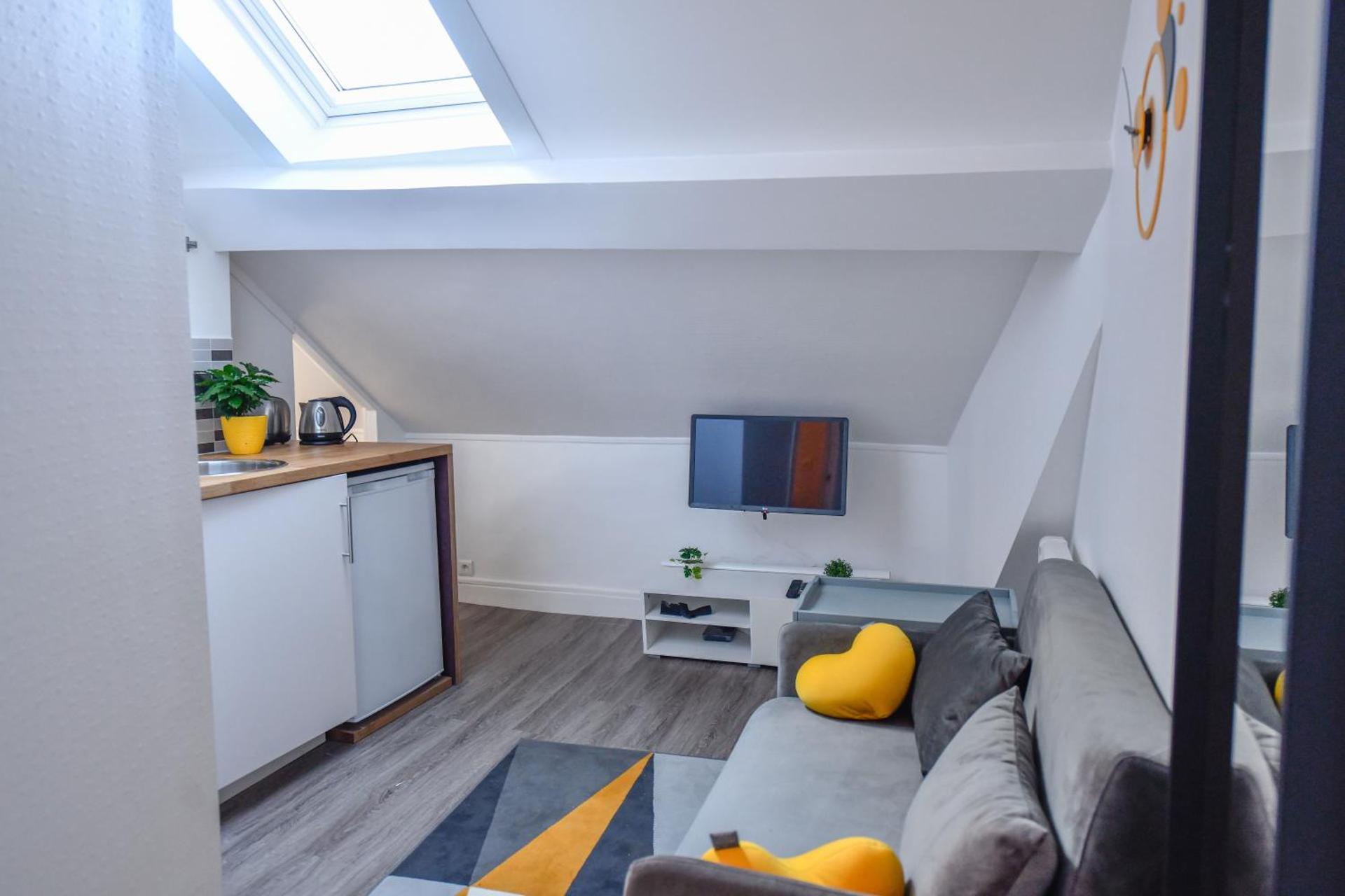 Communal lounge/ TV room