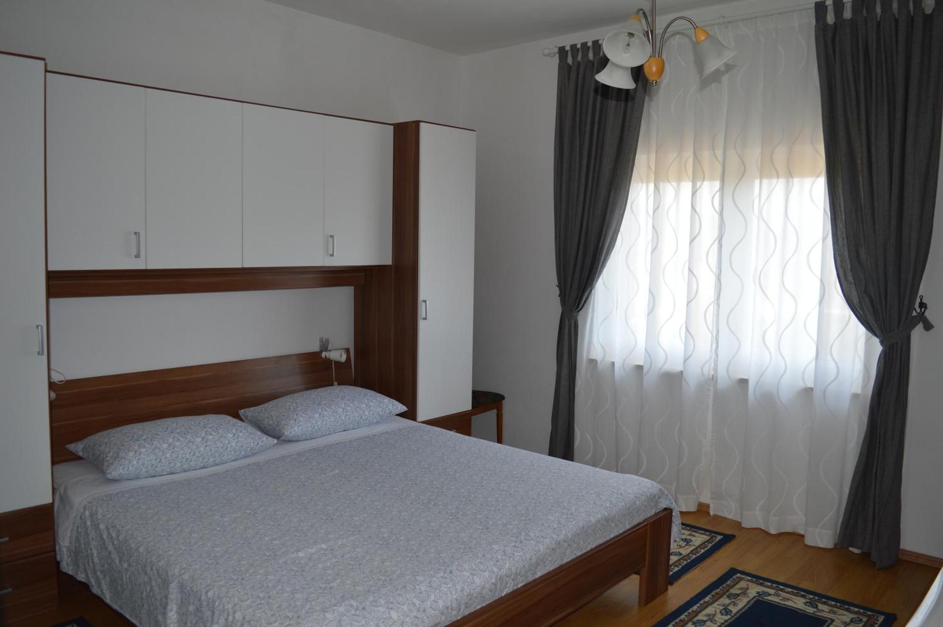 Rooms & Apartments Kvasić