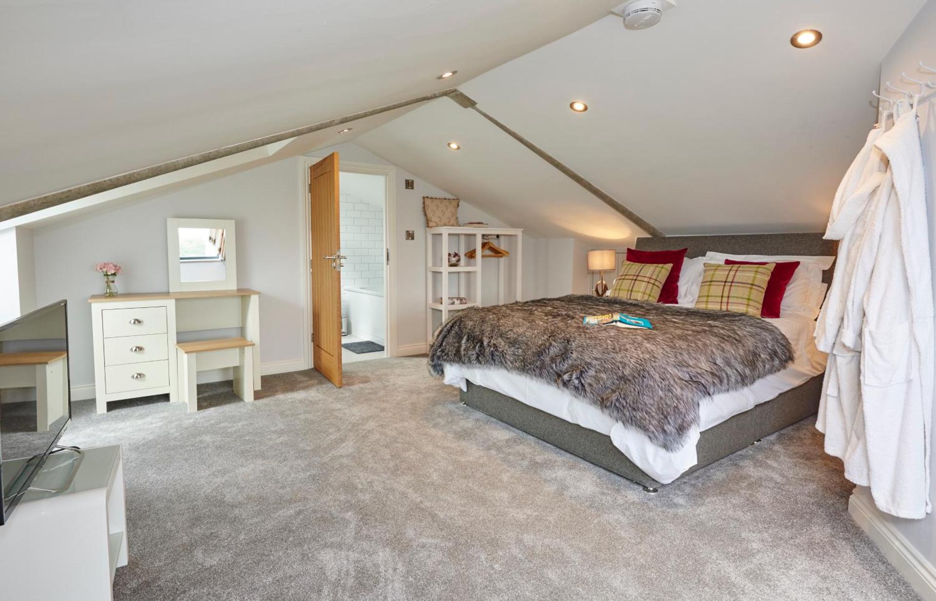 Hen Houses with Hot Tubs - Big Drift and Fairchilds Barn