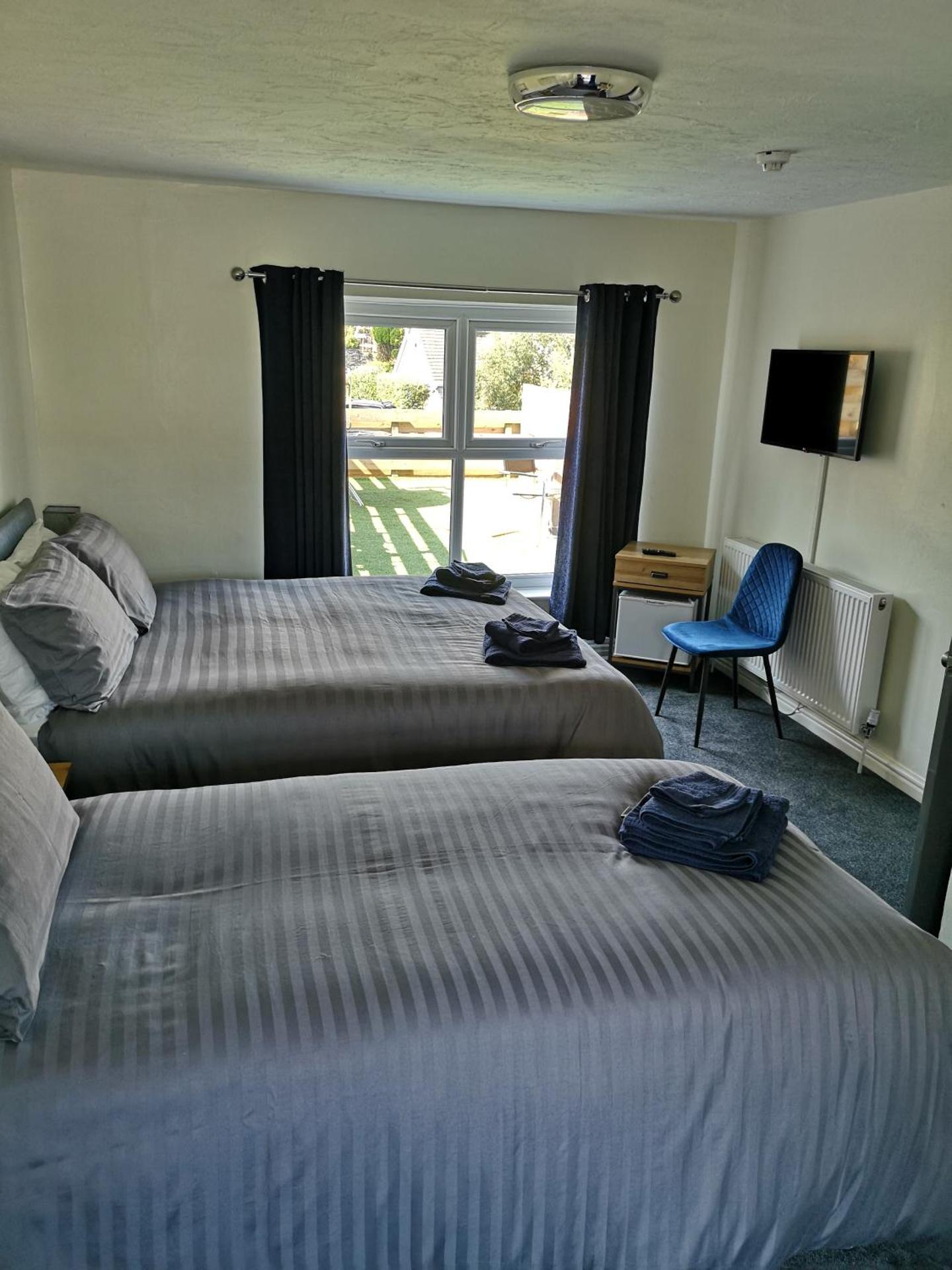 Red Lion Rooms - Self Check In