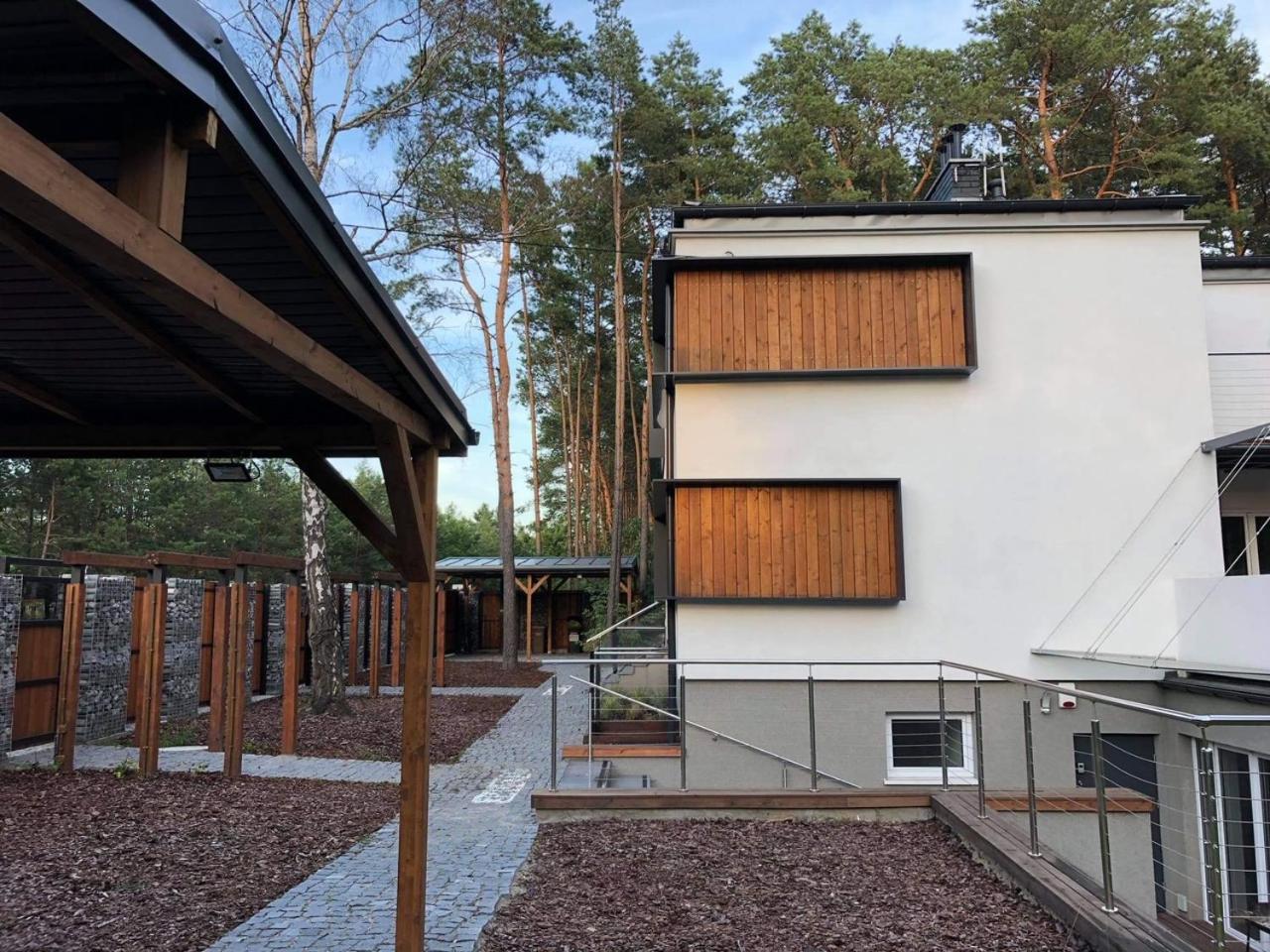 Luksusowa Willa pod Lasem, Otwock - Shared garden, sauna, wood hot tub! Hot tub seasonal!