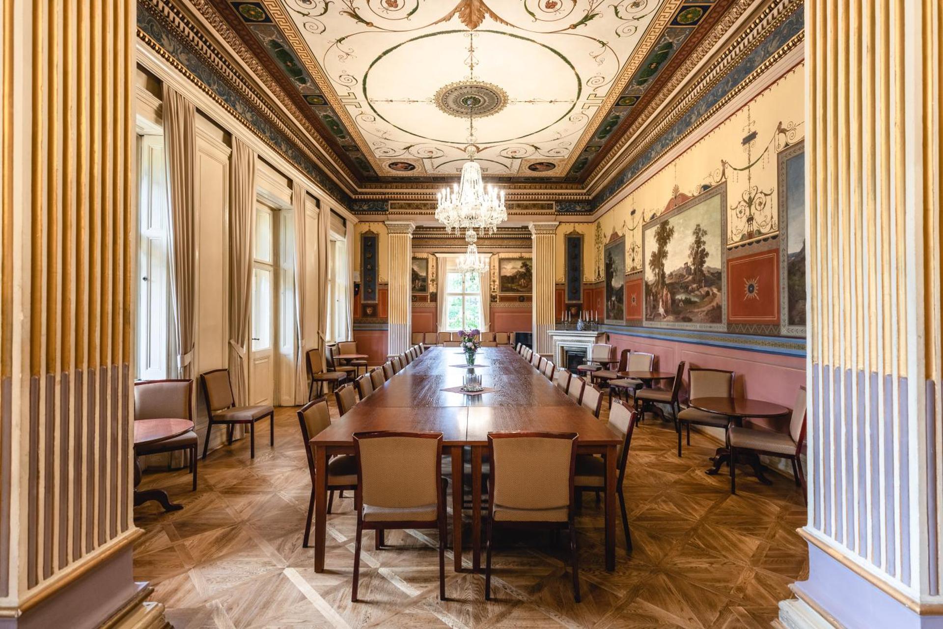 Meeting/conference room