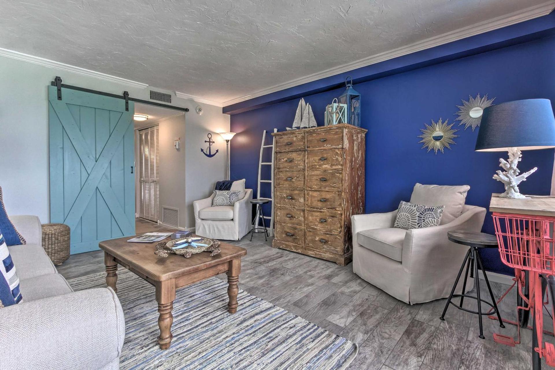 Pinnacle Port Getaway with Ocean View and Pool Access!