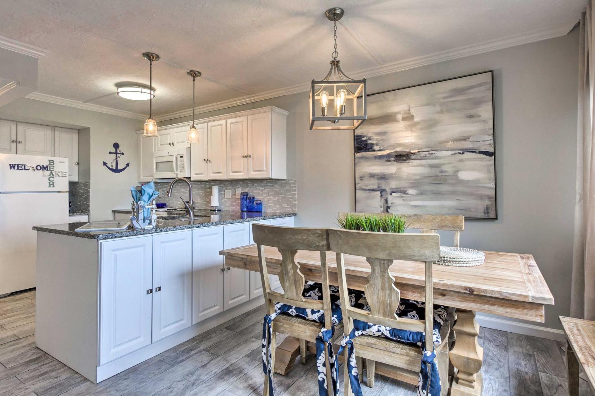 Pinnacle Port Getaway with Ocean View and Pool Access!