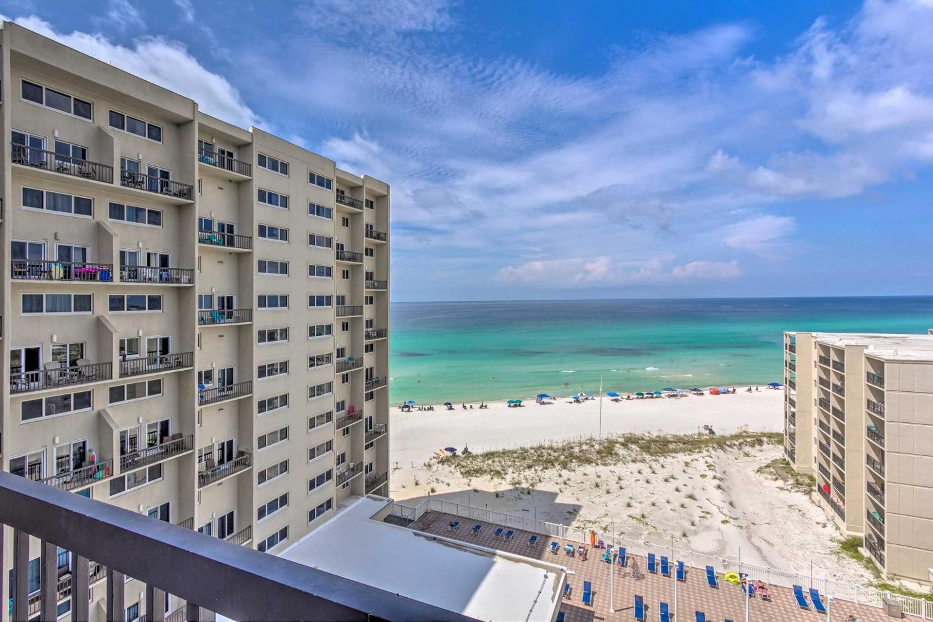 Pinnacle Port Getaway with Ocean View and Pool Access!