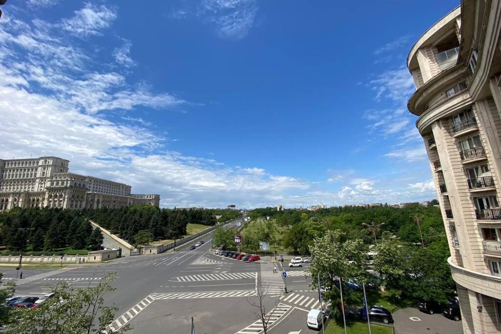 New Luxury Flat in front of the Parliament at Unirii