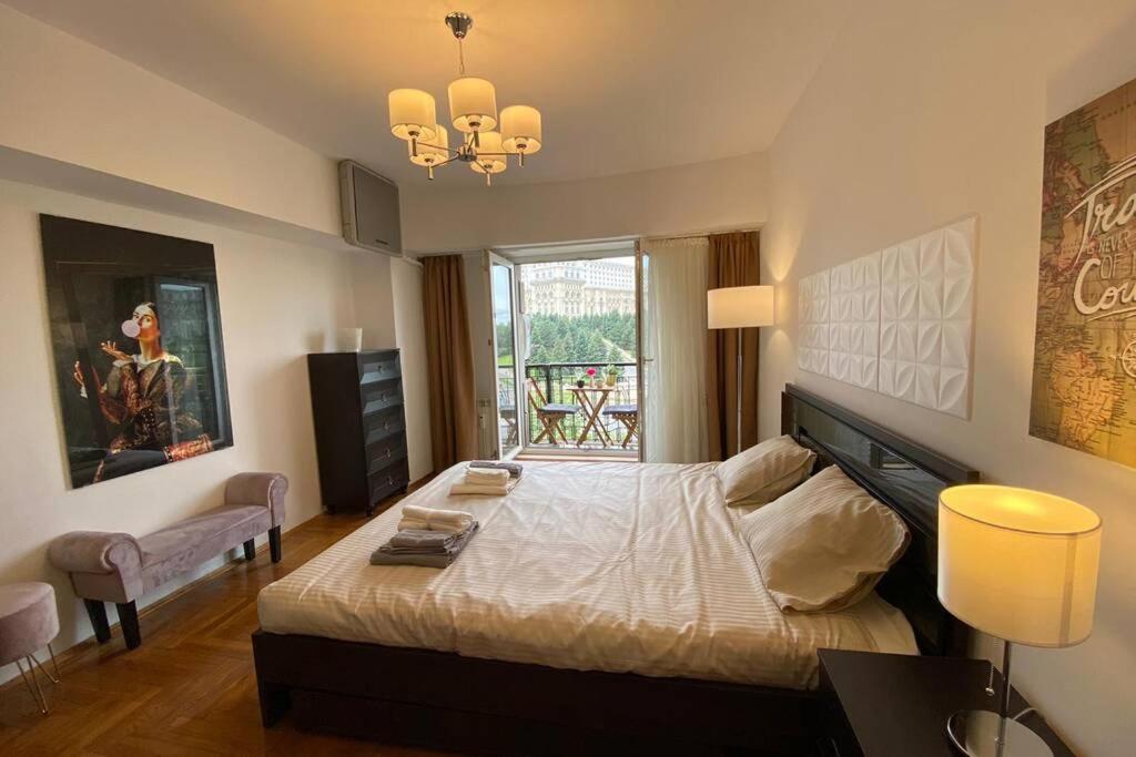 New Luxury Flat in front of the Parliament at Unirii