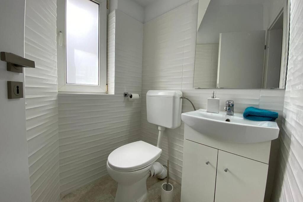 New Luxury Flat in front of the Parliament at Unirii