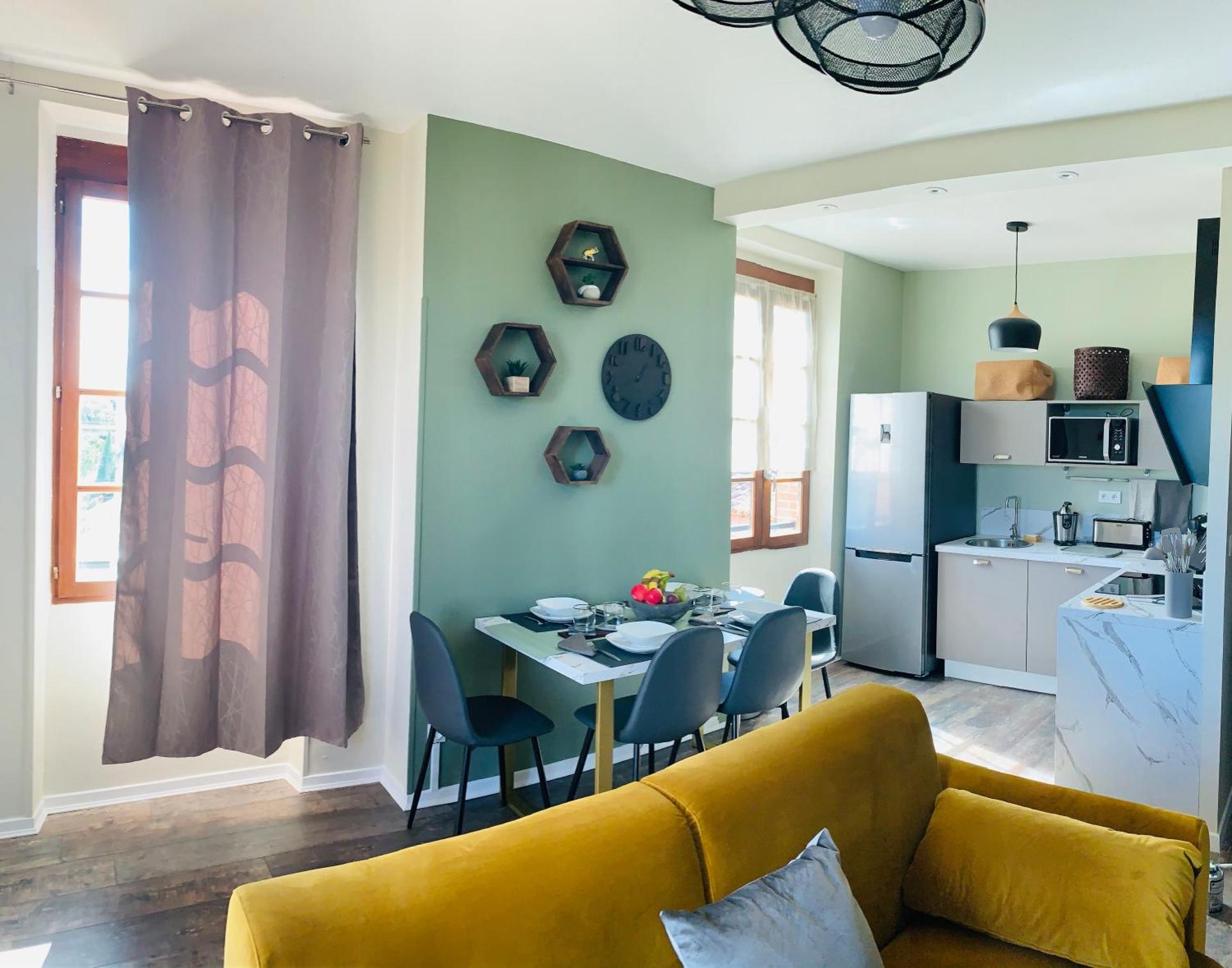 Communal lounge/ TV room